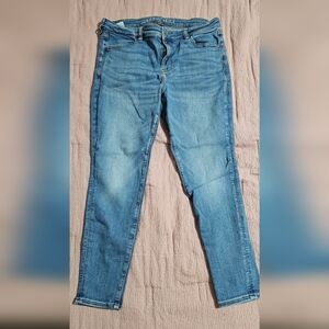 American Eagle Outfitters Skinny Jeans in Light Blue Wash